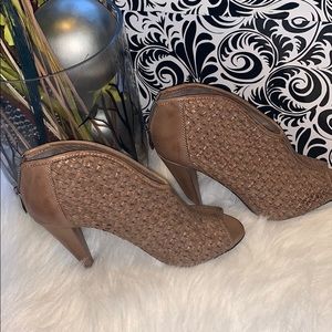 woven heels with open toe